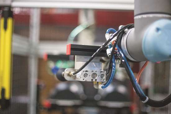 Cobots-Integration-in-Plastic-and-Polymer-Production Cobots-Integration-in-Plastic-and-Polymer-Production
